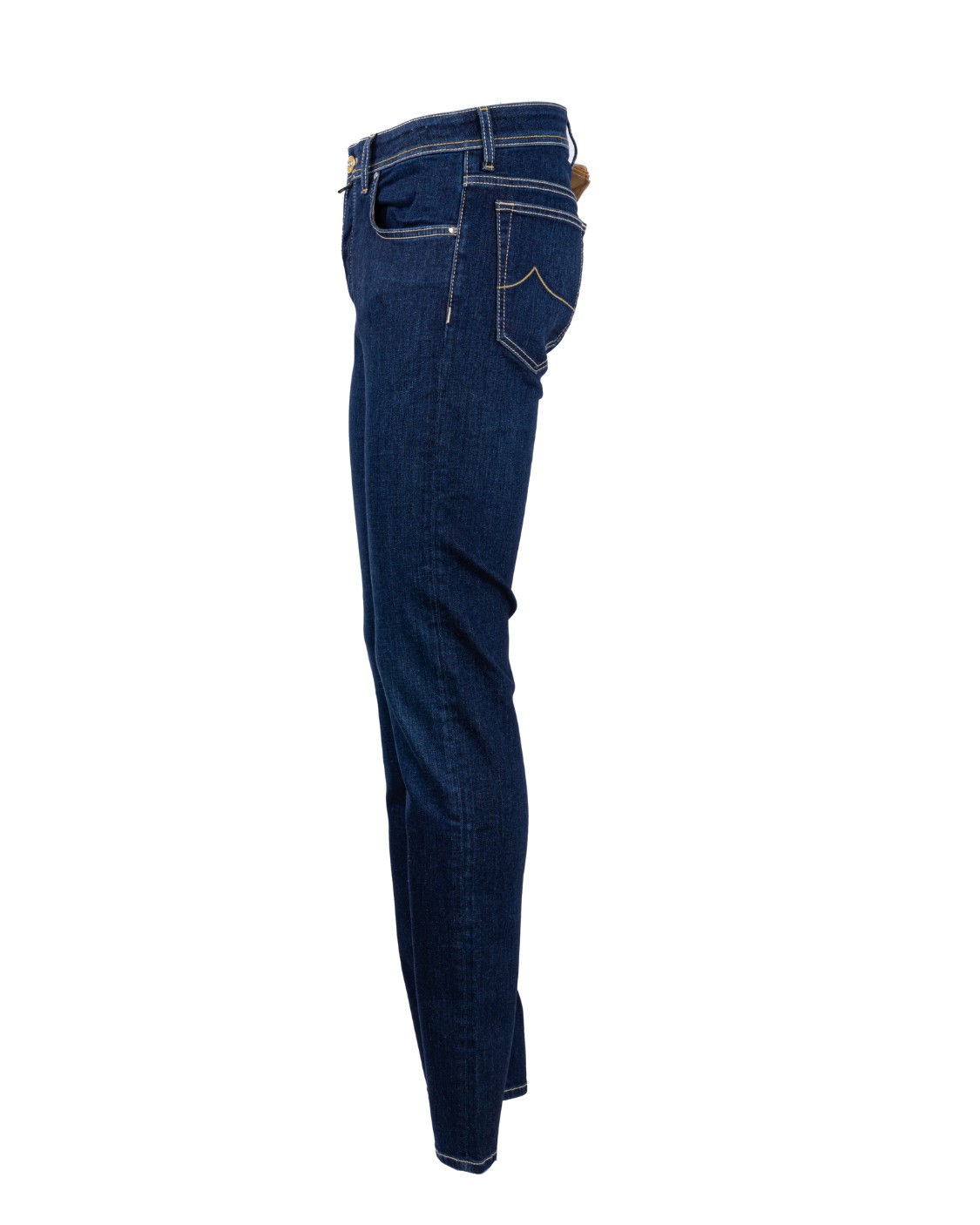 shop JACOB COHEN Saldi Jeans: Jacob Cohen jeans denim blu scuro modello Bard.
Bottoni logati con finitura smaltata.
Vita regolare.
Modello a cinque tasche con logo ricamato sul taschino.
Salpa logata in cavallino.
Patta interna ricamata con nome del pantalone e citazione del fondatore
Chiusura con bottoni.
Slim fit.
Composizione: 72% cotone 145 viscosa 12% poliestere 2% elastan.
Made in Italy.. BARD S3623-364D number 9926938